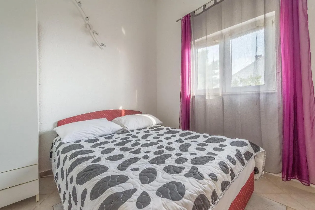 Apartments By The Sea Businci, Ciovo - 7560